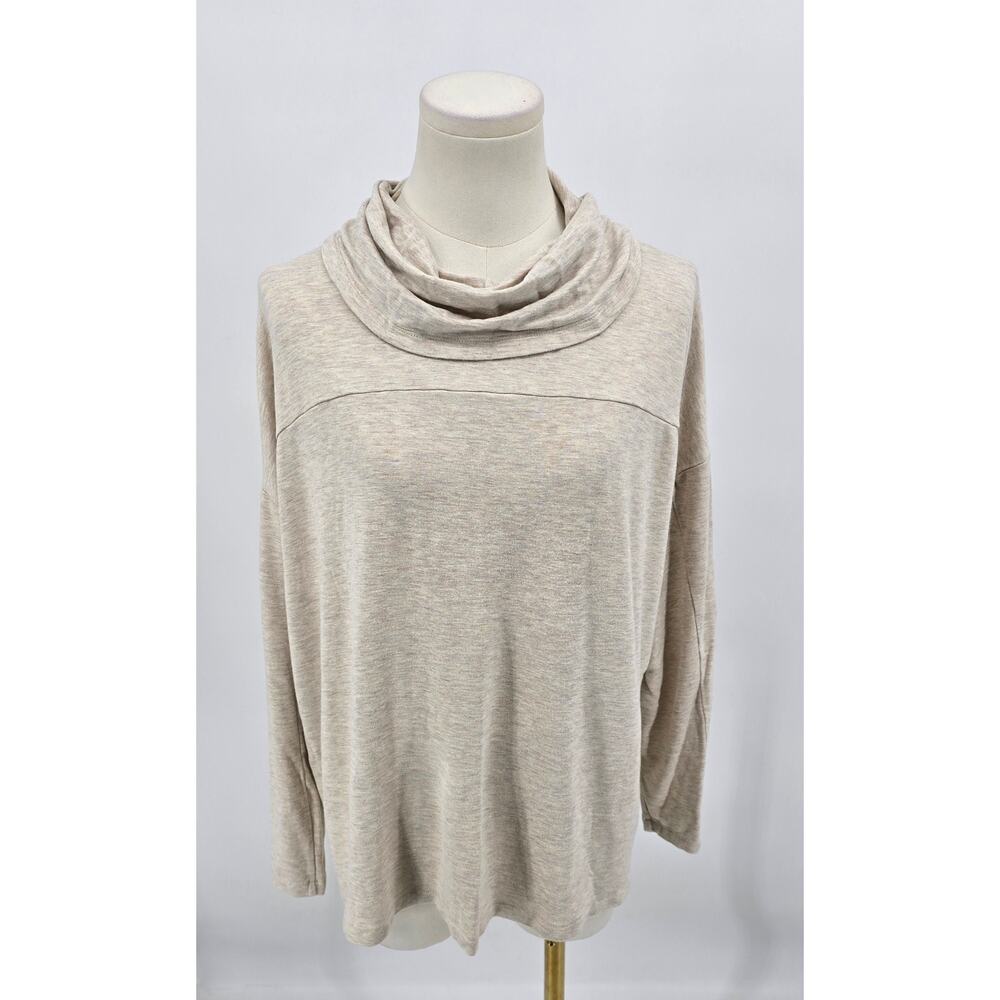 Cabi Ease Turtleneck Cream Lightweight Knit Top Medium Soft Minimalist